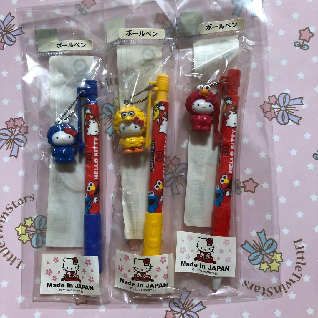 ハローキティちゃん　セサミストリート　コラボボールペンセット　2010年の品