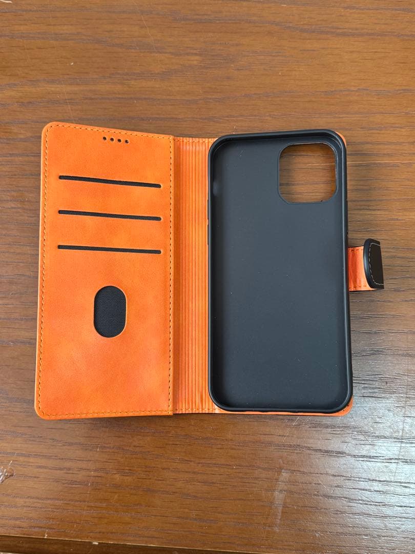 シルバー トリプルカメラ スマートフォン 本体