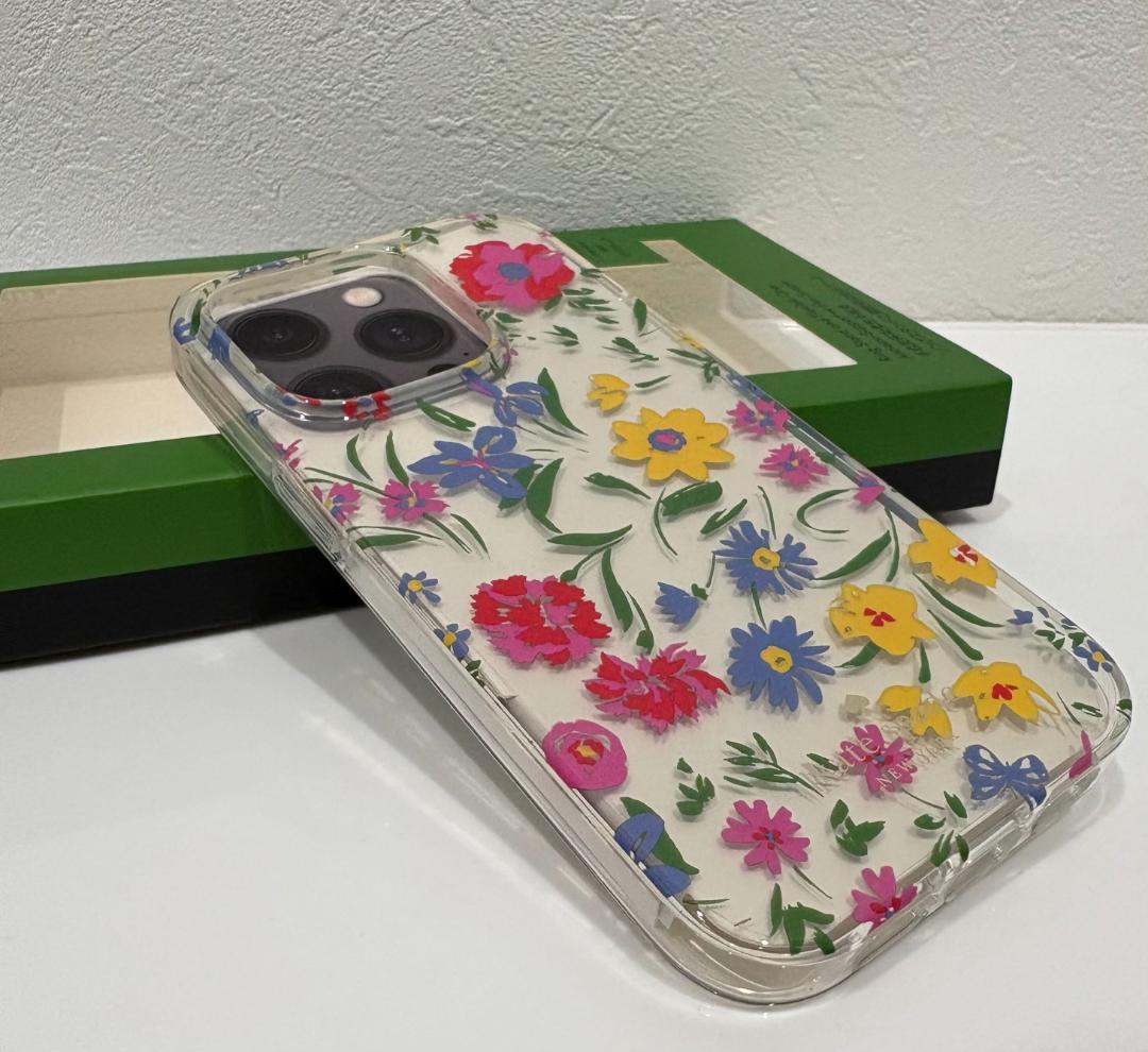 【正規品】 ケイトスペード iPhone14Pro対応ケース クリームマルチ