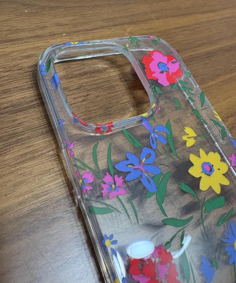 【正規品】 ケイトスペード iPhone14Pro対応ケース クリームマルチ