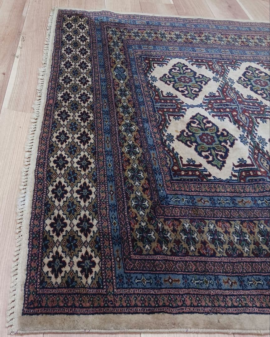 Y3202 パキスタン絨毯 ウール 手織り 180×128㎝