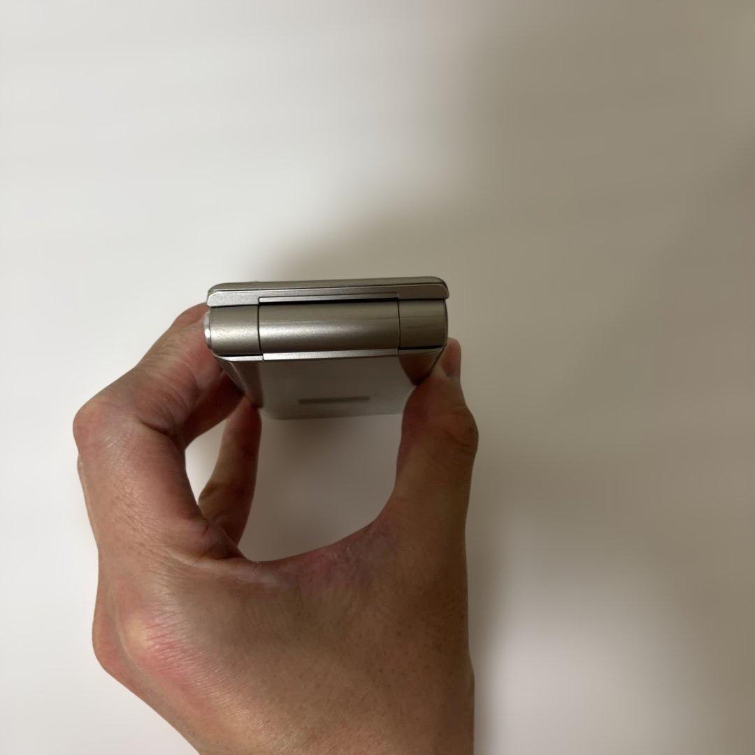 【美品/未使用に近い】arrowsケータイ ベーシック F-41C ゴールド