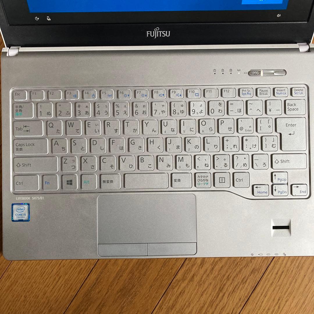 Fujitsu ノートPC ホワイト