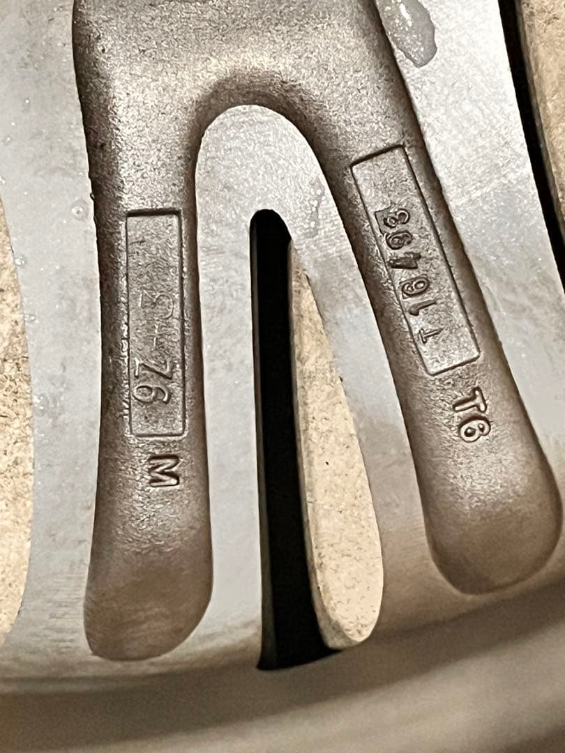 ブリヂストン　ブリザック　スタッドレス　EXCEEDER 205/60R16