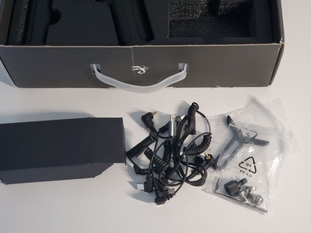 液晶付FeiyuTech SCORP