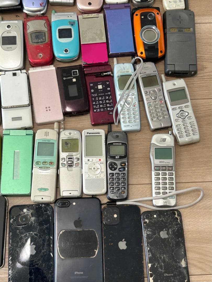 iPhone 28台、ガラ系151台、Android56台のセット　ジャンク