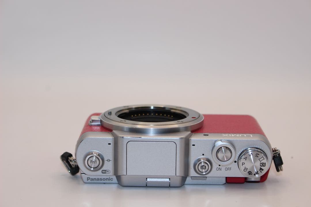 ★ショット数1537回★ LUMIX DMC-GF7 ボディ　Wi-Fi ピンク