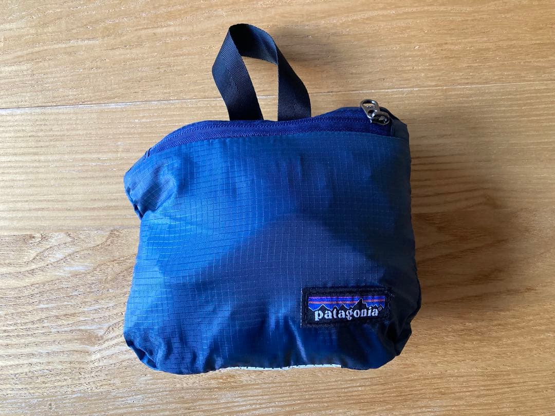 新品　パタゴニア ライトウェイトクーリエ　ショルダーバッグ　ネイビー