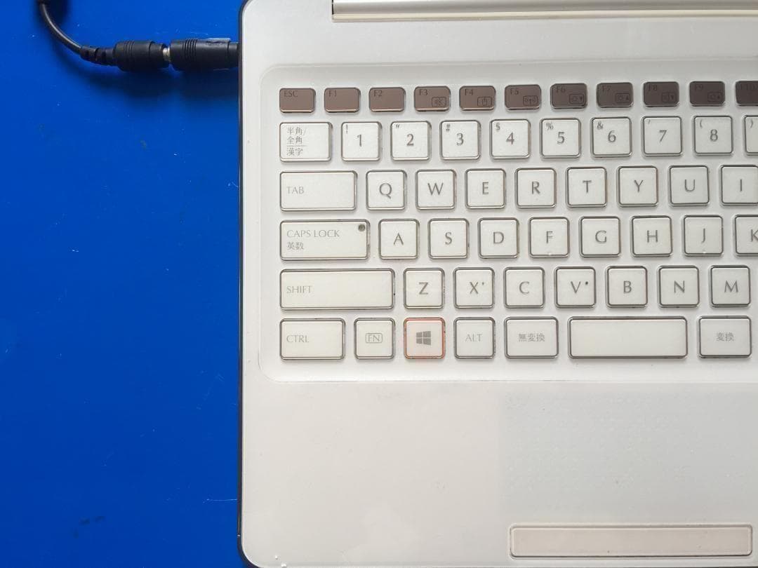 富士通 Floral Kiss FMVC55W おしゃれなコンパクトノート