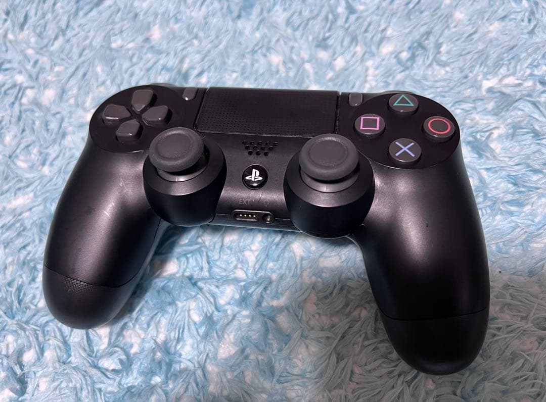 マ*ー様 【美品】PS4本体　CUH-2000A B01