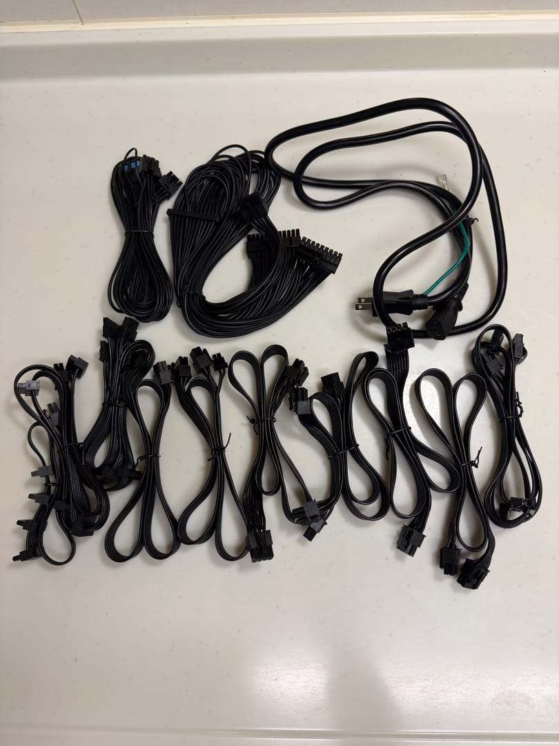 LianLi 1200W ATX3.1 PCI-E5.1 PC電源 ブラック