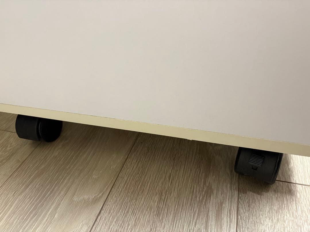 【もかちゃんのママ専用】ネイルテーブル　ホワイト キャスター付きデスク