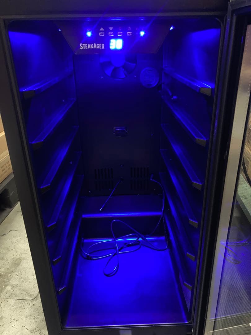 2)STEAKAGER ステーキ　肉熟成器 業務用 ブラック　PRO60