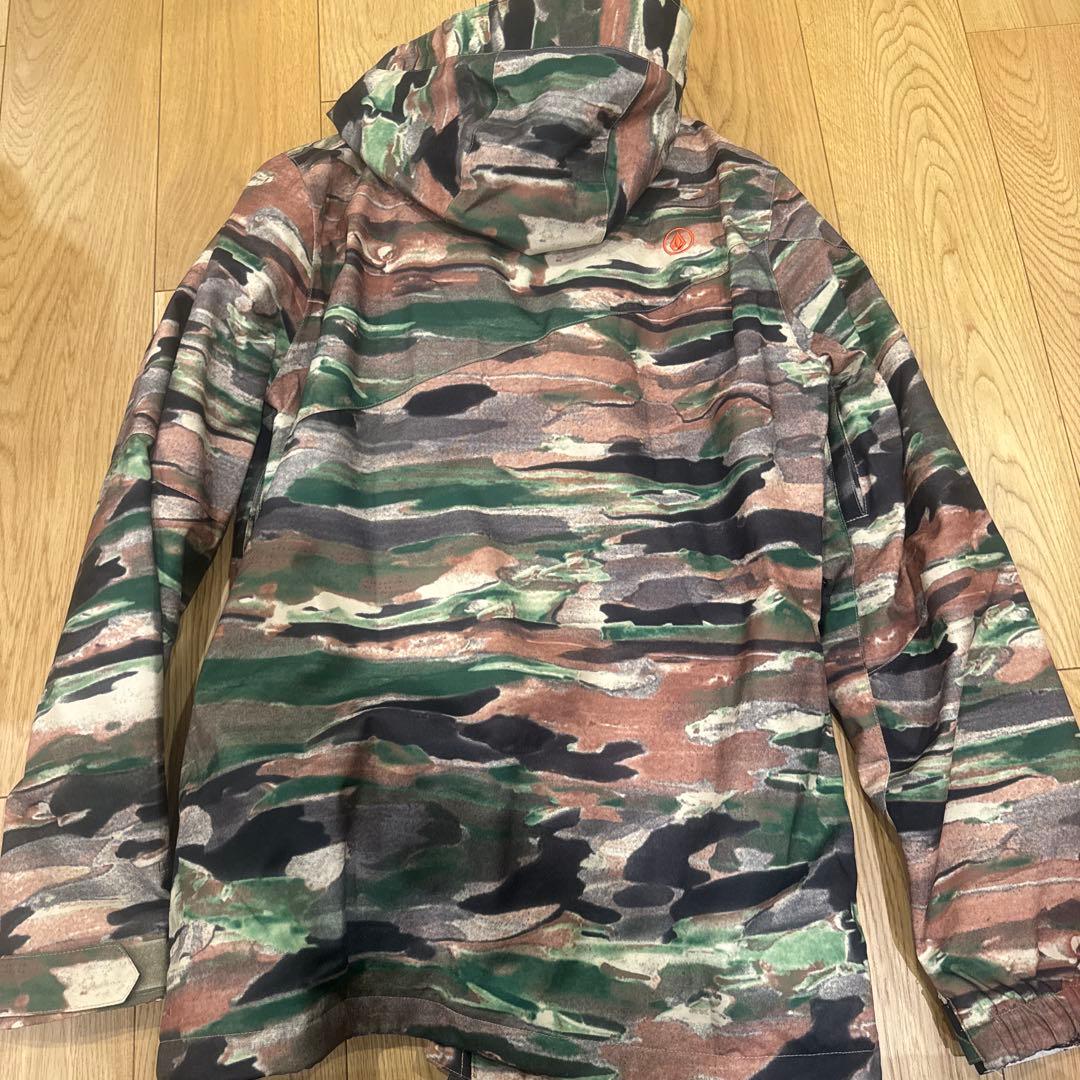VOLCOM 迷彩 スノーボードジャケット