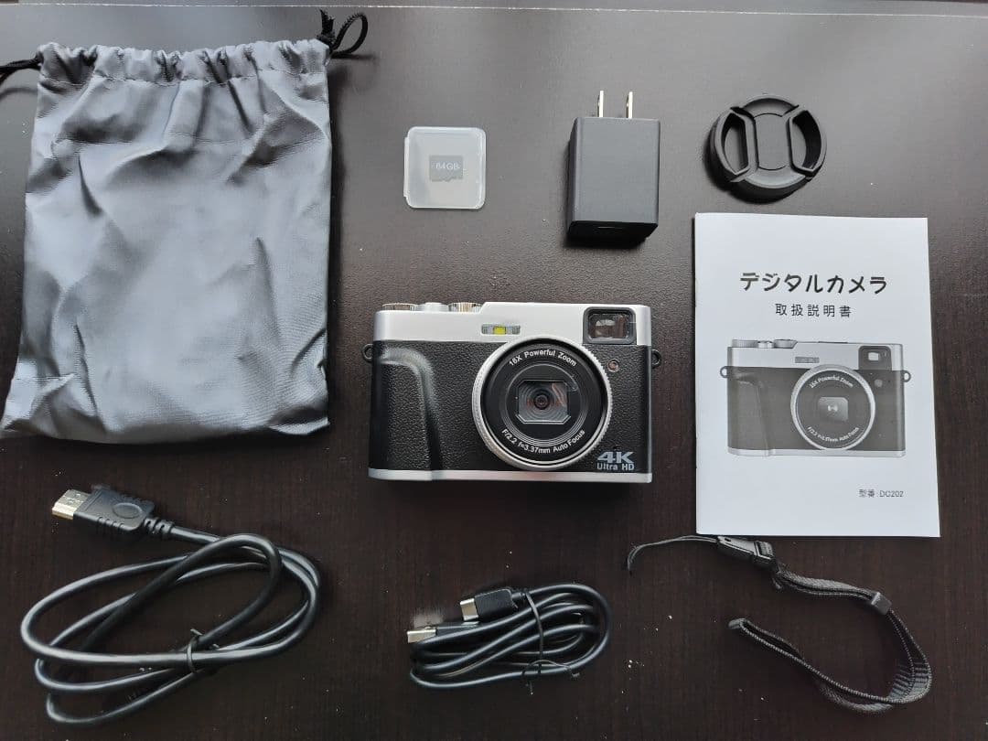 【ほぼ新品】4K レトロ風デジタルカメラ 16倍ズーム　microSDカード付き