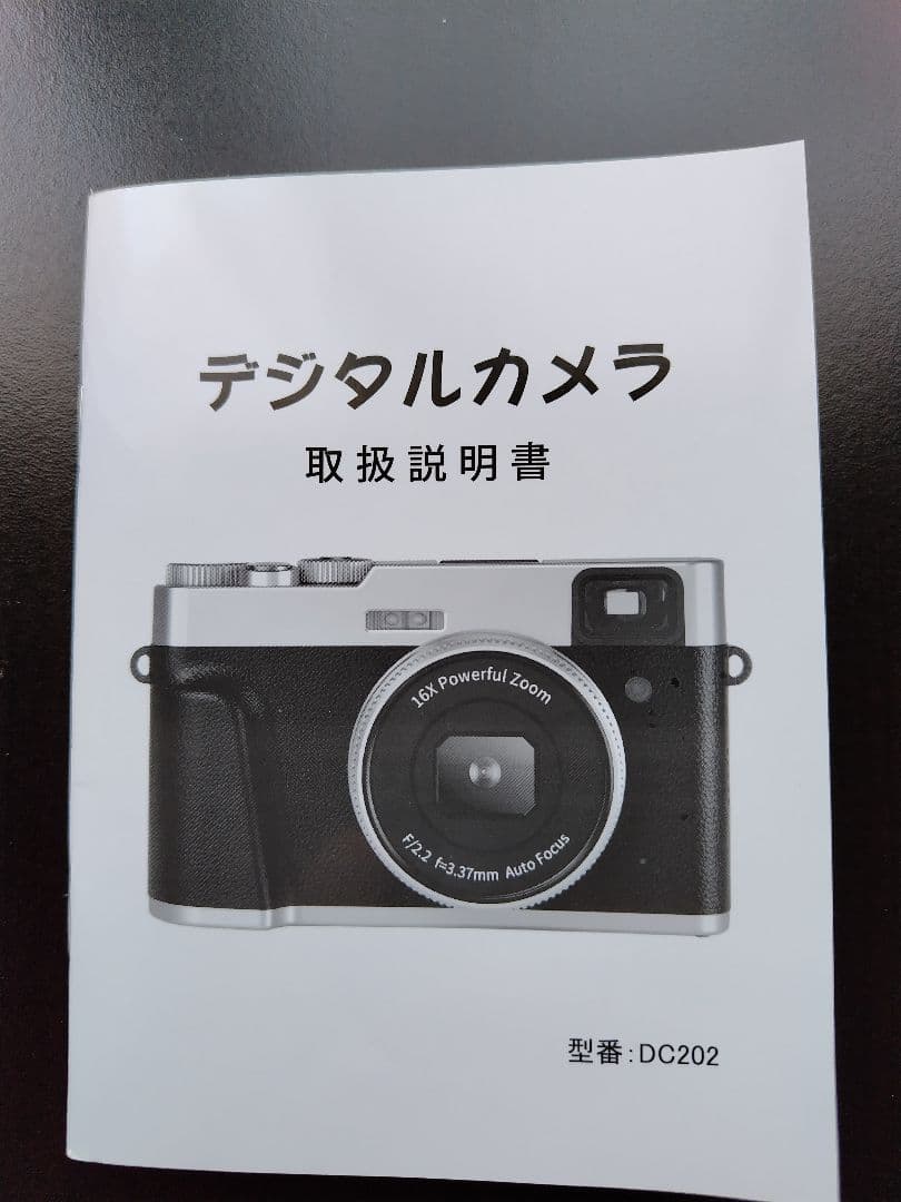 【ほぼ新品】4K レトロ風デジタルカメラ 16倍ズーム　microSDカード付き