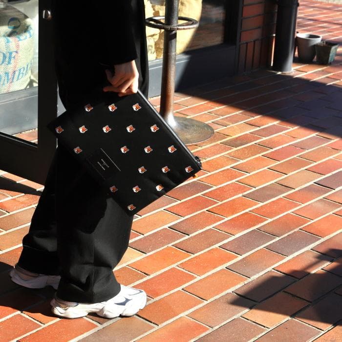 メゾンキツネ パソコンケース タブレットケース (15-16インチ)