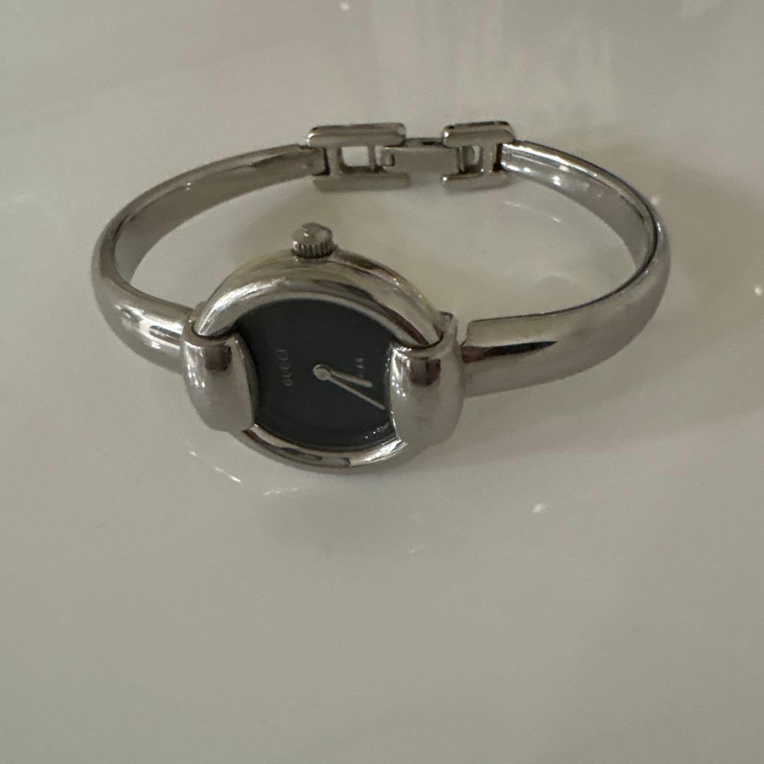 GUCCI バングルウォッチ