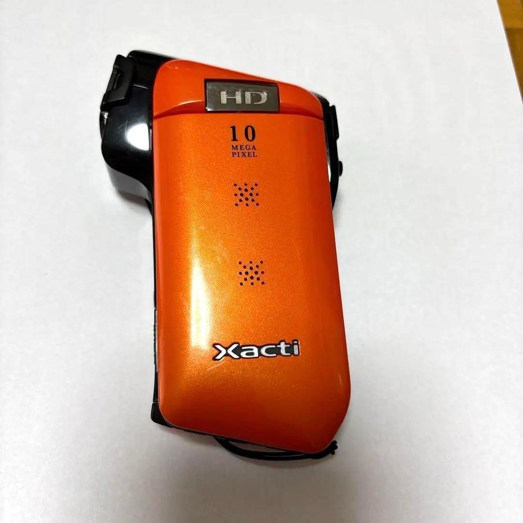 【タイムセール】【中古美品】サンヨーXacti DMX-CG11 ビデオカメラ