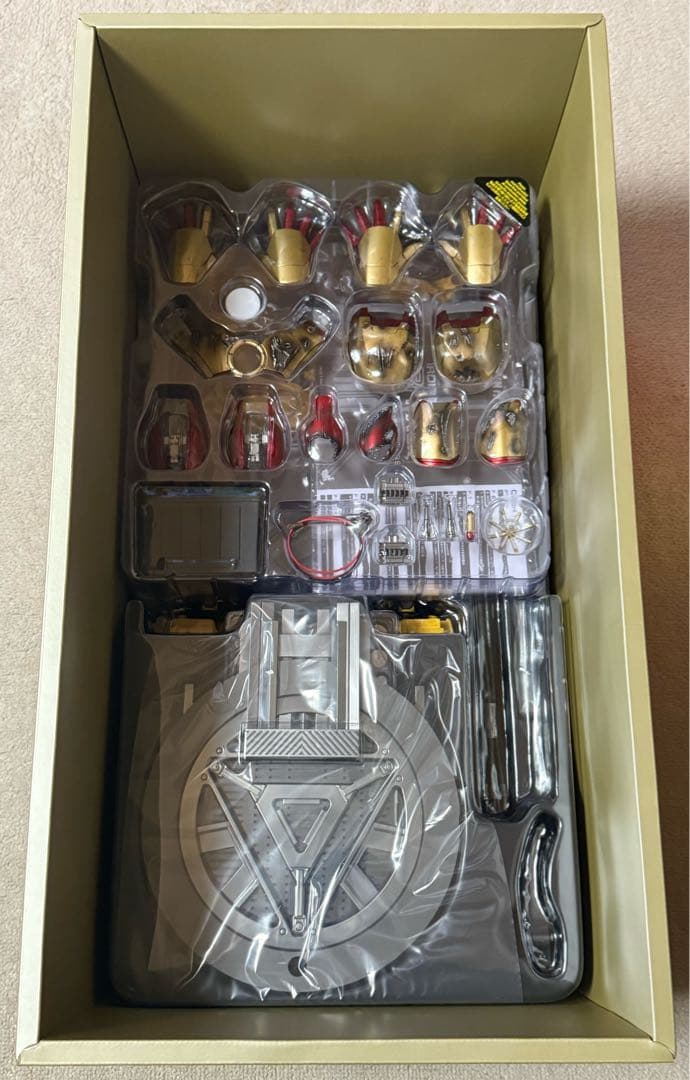 【未使用】 ホットトイズ 1/4 アイアンマン マーク４2 ＜再生産＞