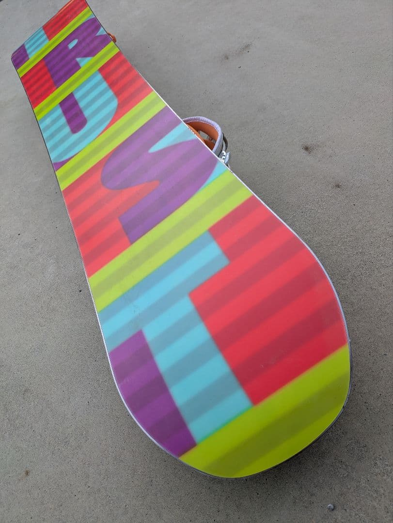 デスレーベル スノボードスノボー板　サイズ142cm DRAKEビンディング