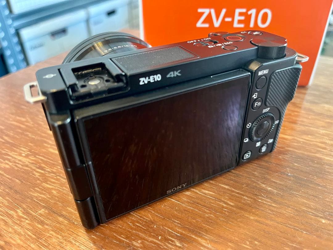 Sony ZV-E10 ミラーレス一眼レフ、カメラボディーとレンズ2本