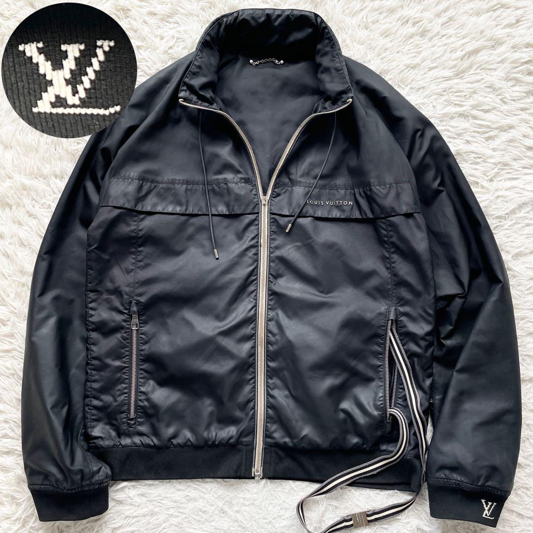 XLサイズ ルイヴィトン ナイロンジャケット 立体メタルロゴ 収納フード 黒