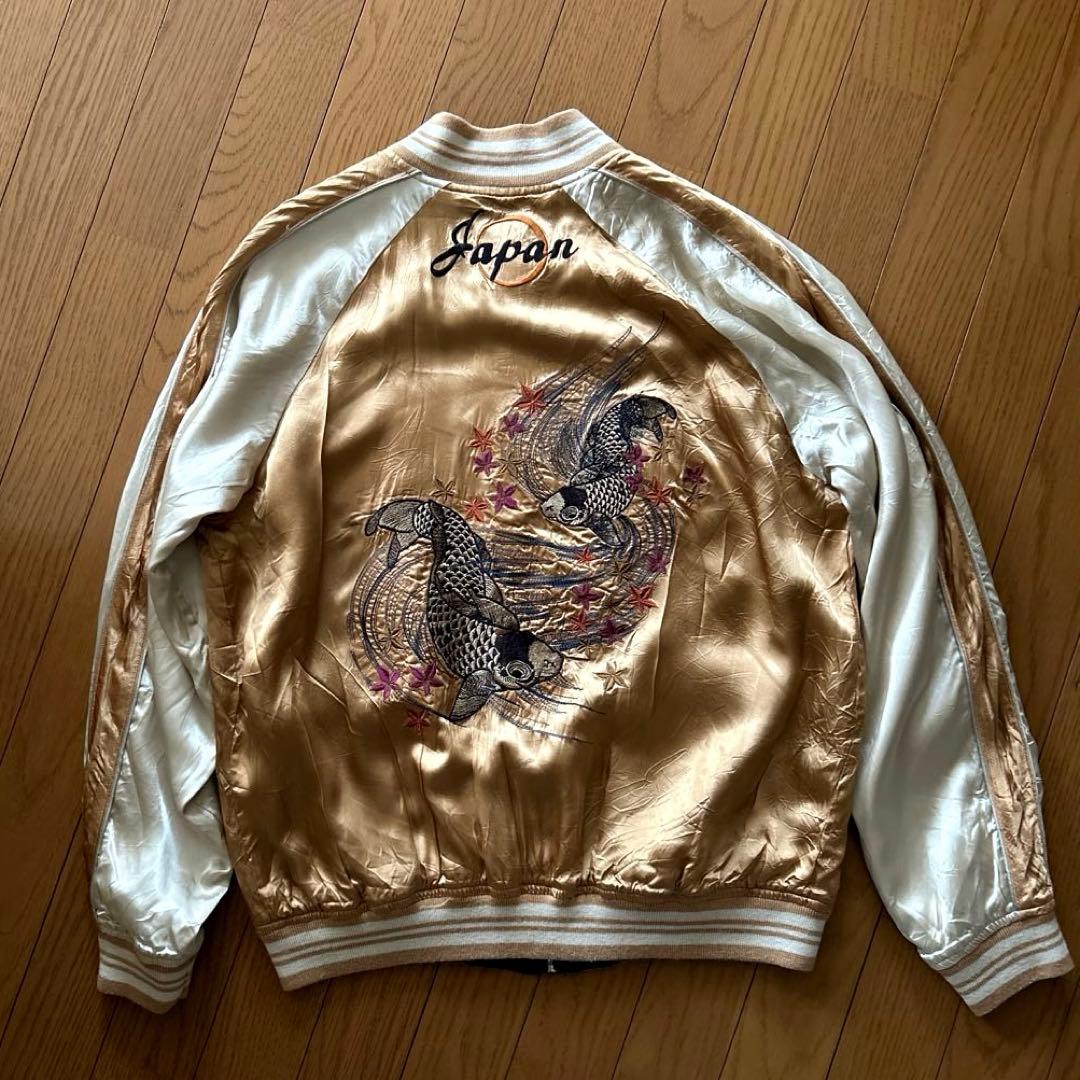 絡繰KARAKURI リバーシブルスカジャン 鯉　兜　纏　金/黒　Ｍサイズ