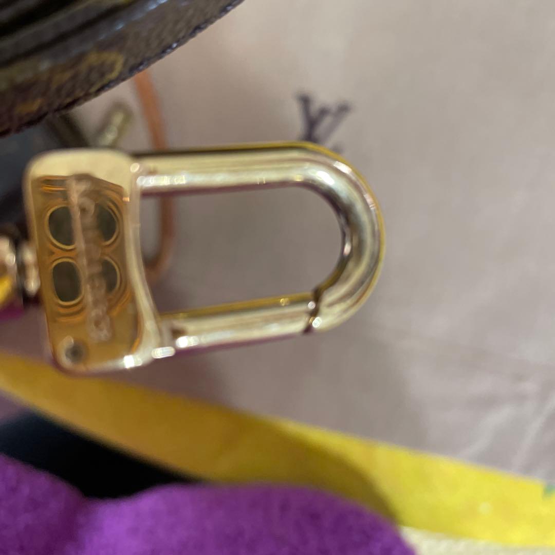 Louis Vuitton モノグラム ポーチ　ストラップ　アクセサリー値下げ