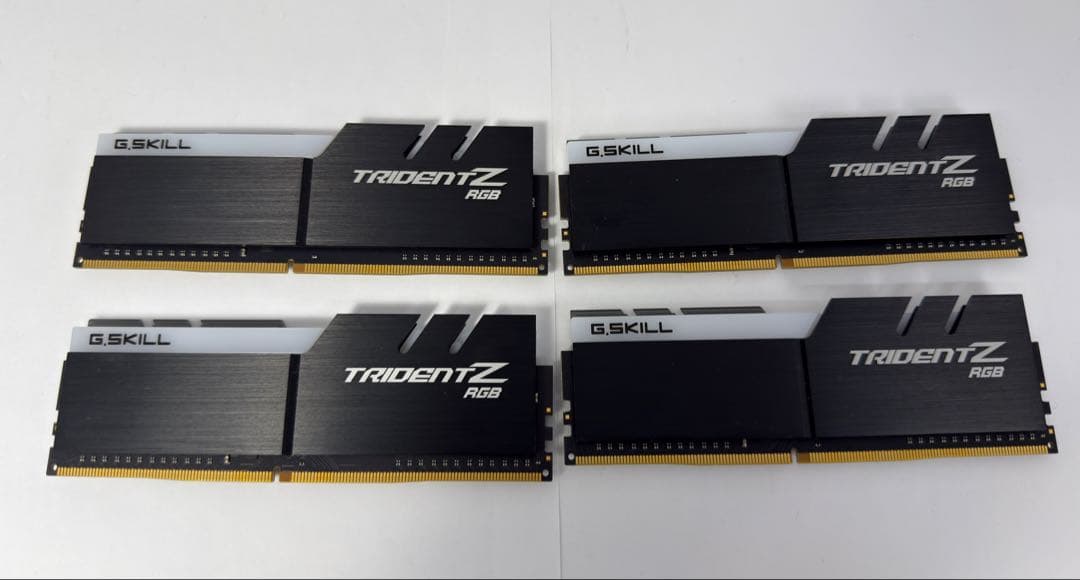 G.SKILL メモリー　DDR4-2666 4枚連番セット　合計32GB