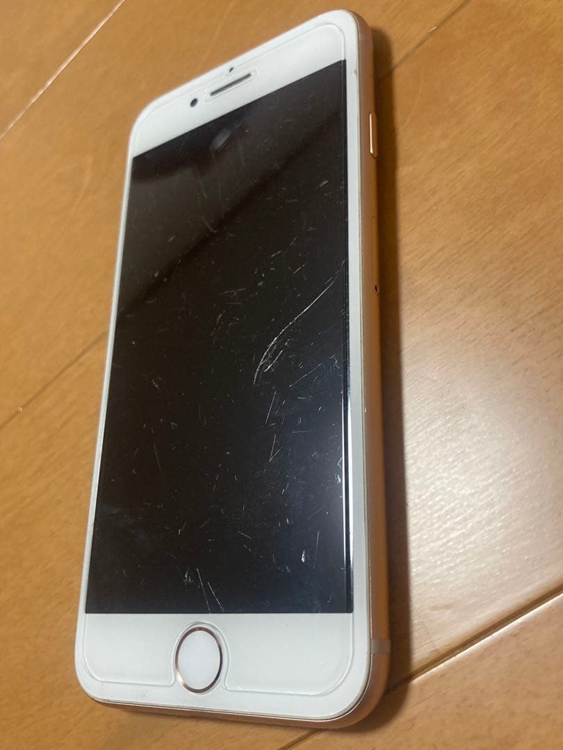 iPhone 8 64GB ゴールド バッテリー新品100% 画面キズ多め