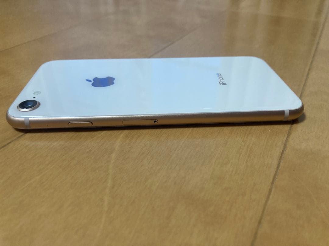 iPhone 8 64GB ゴールド バッテリー新品100% 画面キズ多め
