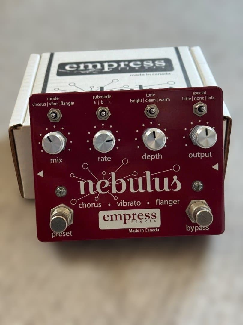 Empress Effects Nebulus モジュレーションエフェクター