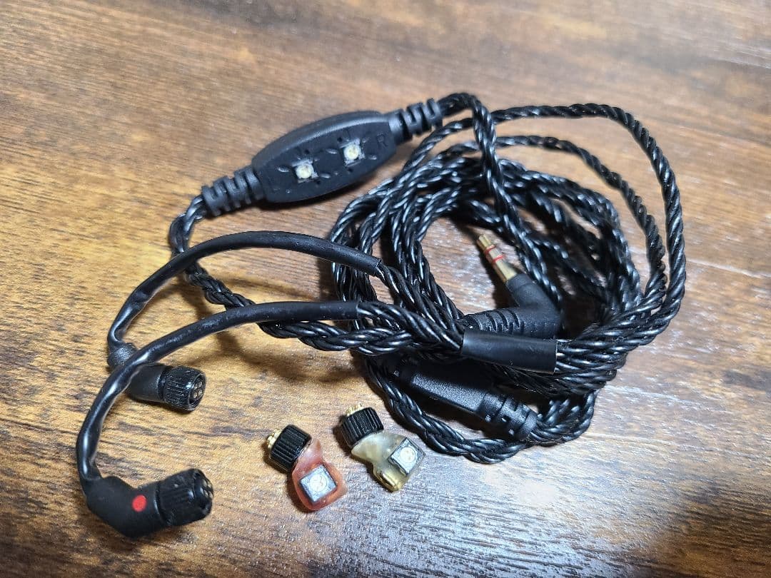 イヤホン JH AUDIO Roxanne Universal Fit