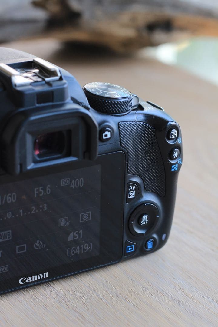 Canon EOS kiss x7 レンズキット　EF-S18-55mm