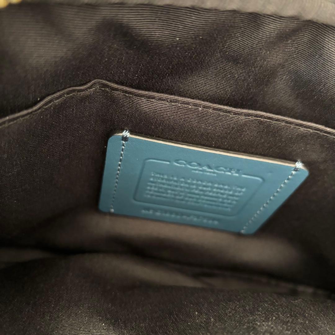 未使用　COACH レザー ボディバッグ 青と黒コンビ