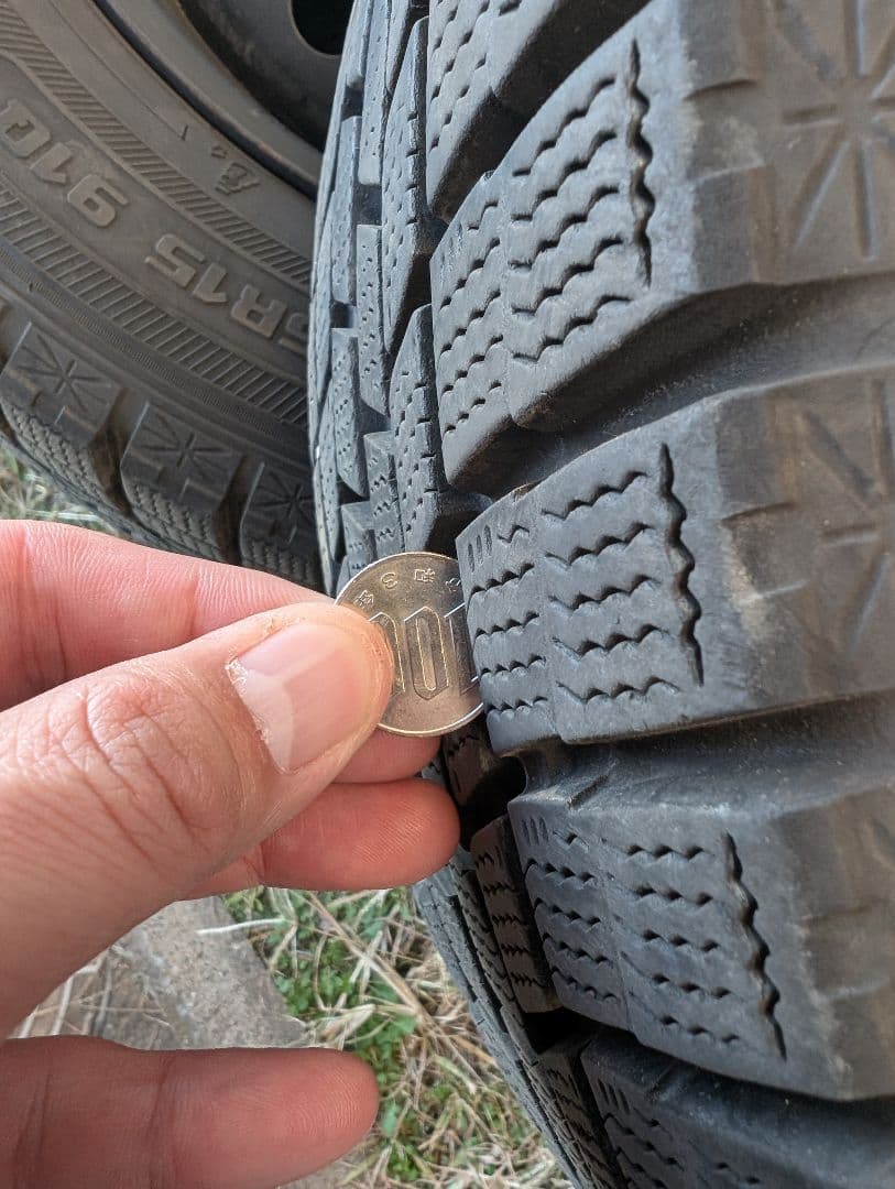 バリ溝 195/65R15 グッドイヤー スタッドレスタイヤ 引取限定です。