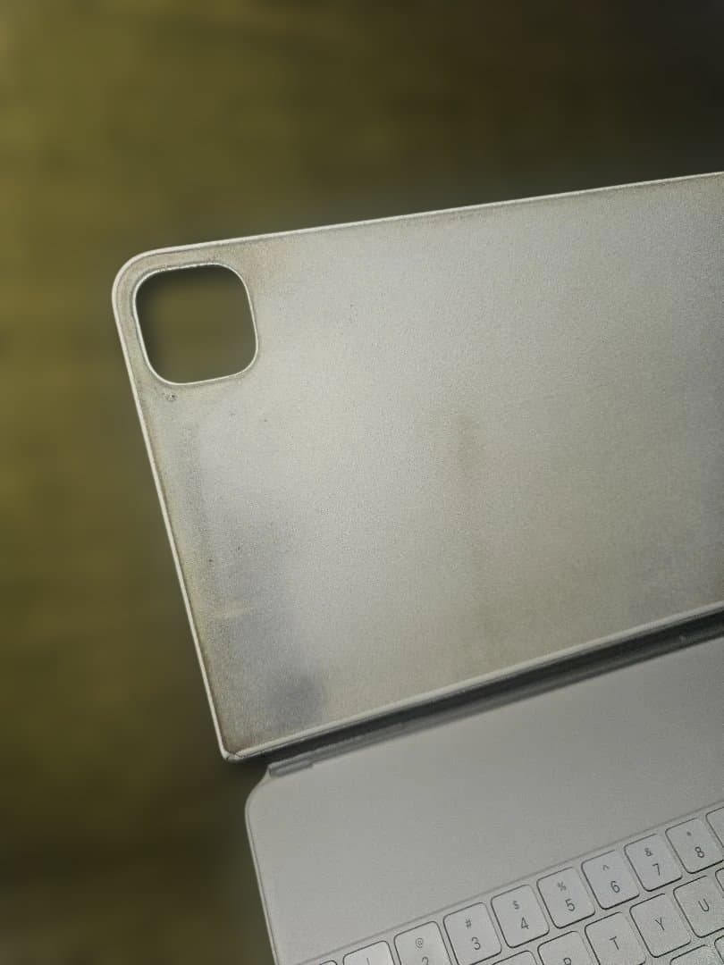 iPad Pro 12.9 (2021) 用 Magic Keyboard