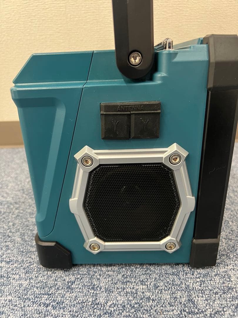 Makita（マキタ）充電式ラジオ付テレビ TV100