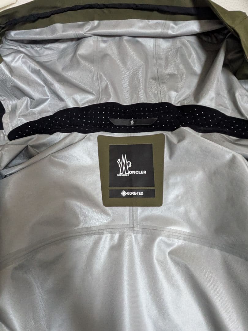 モンクレール　グルノーブル　マウンテンパーカー