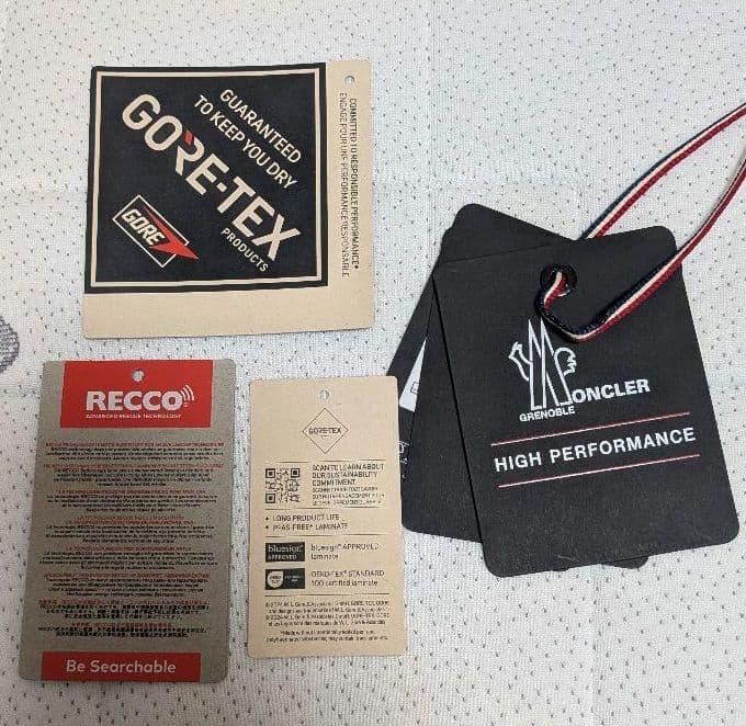 モンクレール　グルノーブル　マウンテンパーカー