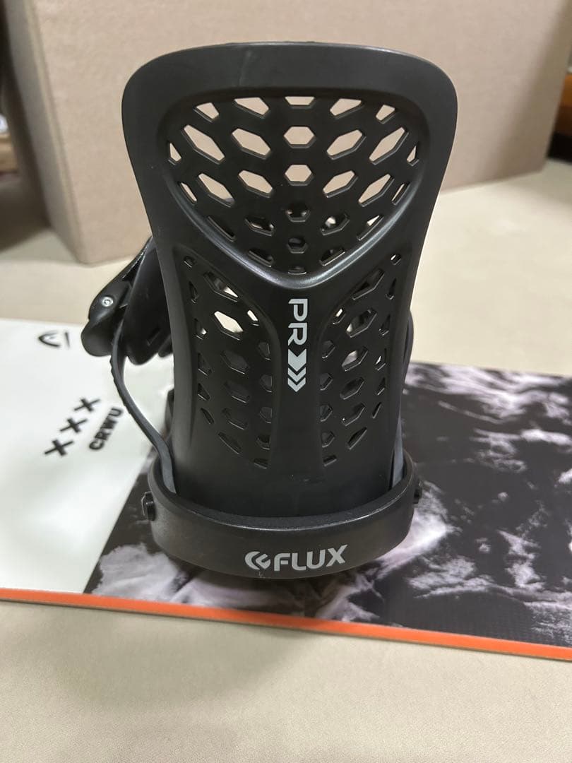 高年式スノーボードセットHEAD CRUW 143 × FLUX