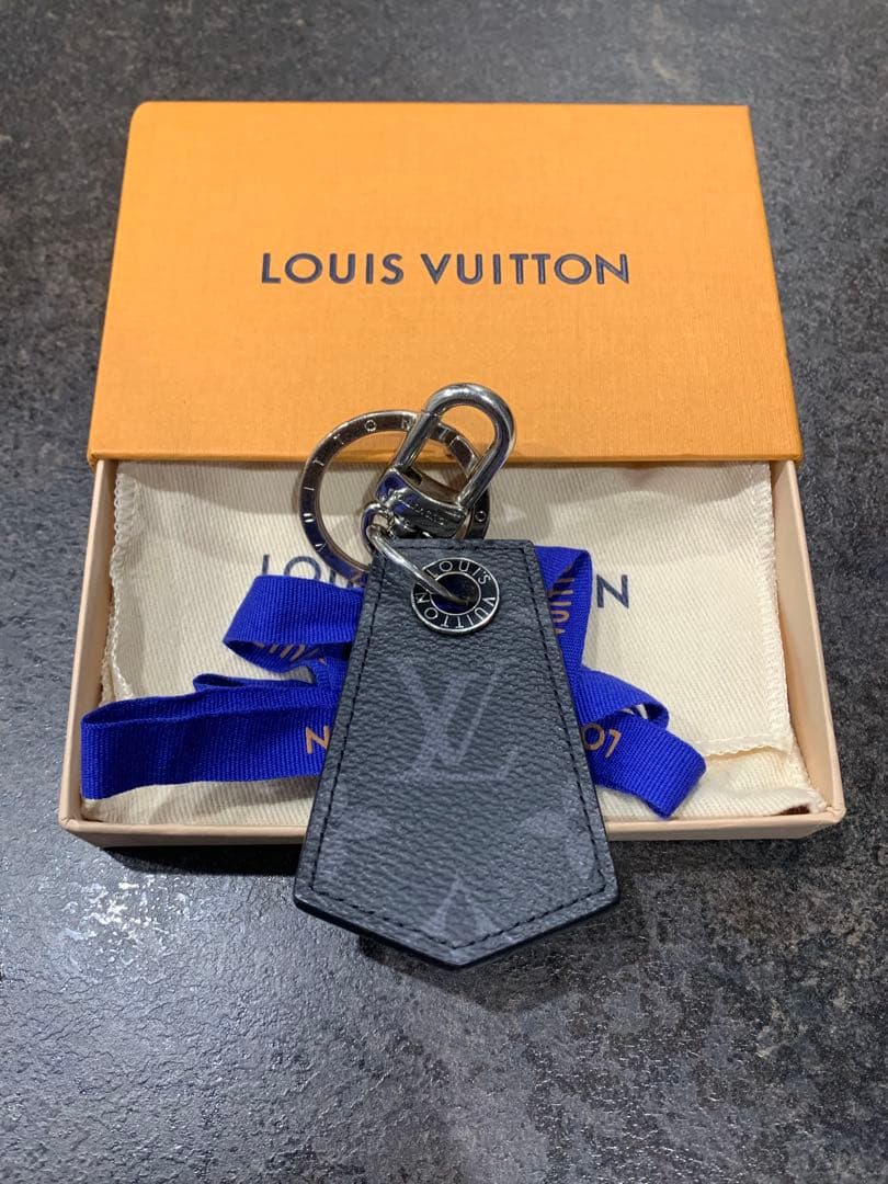 ルイヴィトン　キーリング　キーホルダー　アンシャッペ　モノグラム　黒