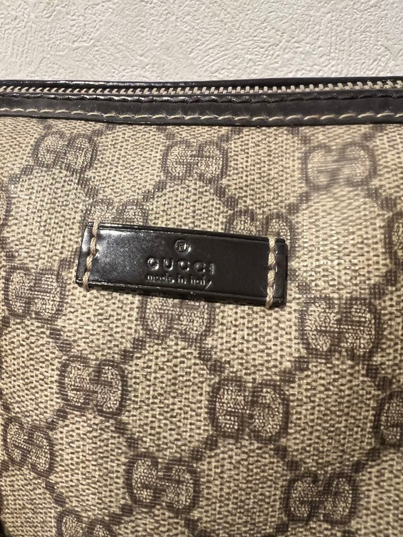 GUCCI GGプラス GGスプリーム ミニボストンバッグ パテント レザー