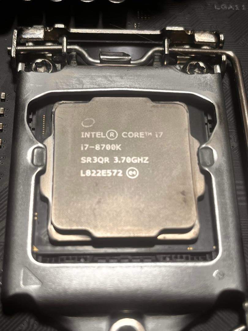 【CPU、マザボ】 i7 8700k ASUS Z390