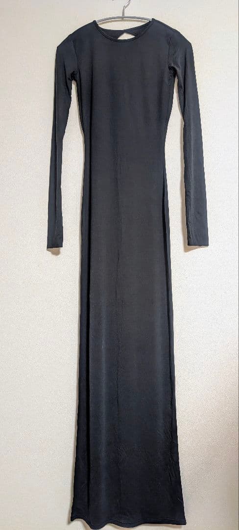 新品未使用！SKIMS スキムス 長袖オープンバック ロングドレス