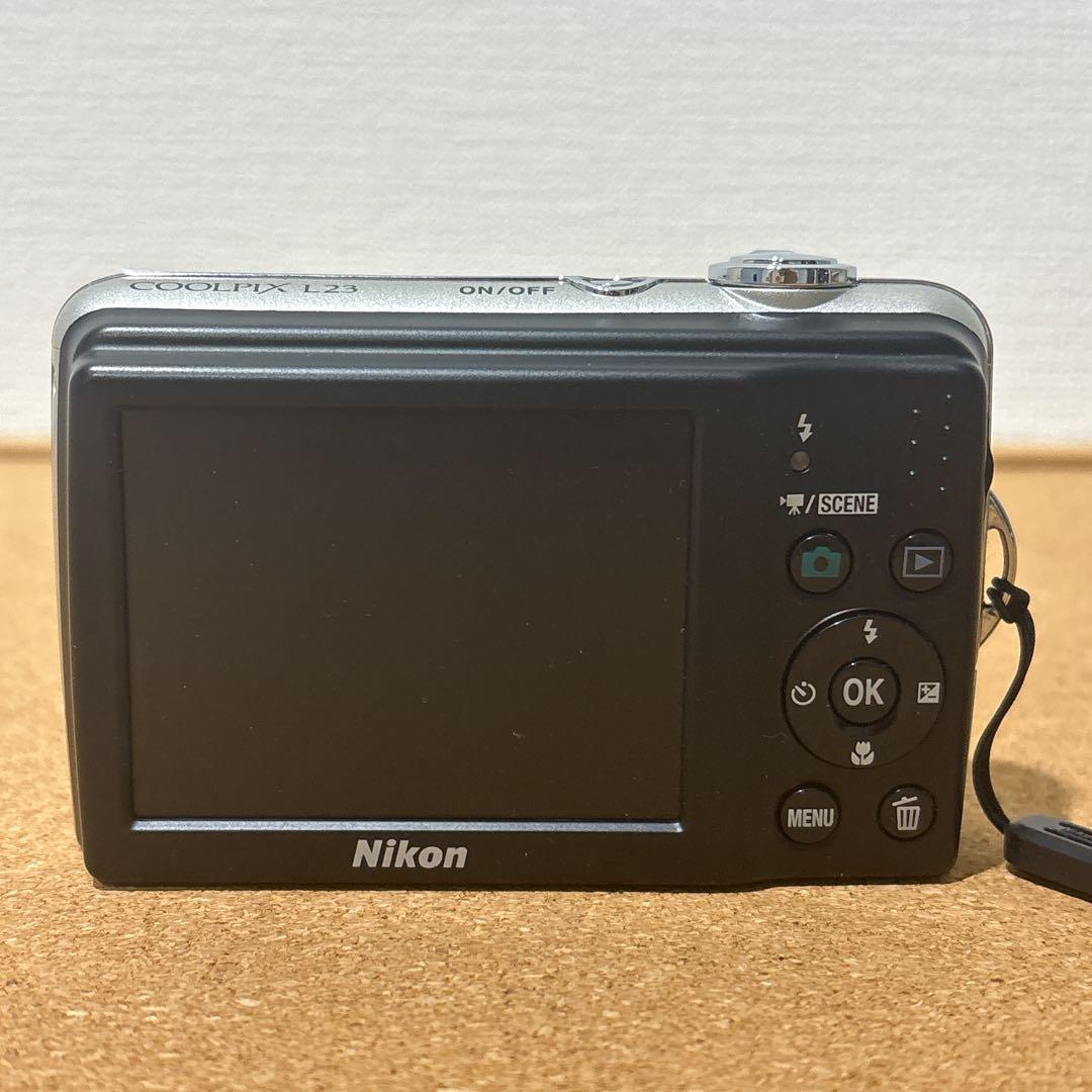 実写美⭕️美品【動作確認済】Nikon COOLPIX L23 シルバー