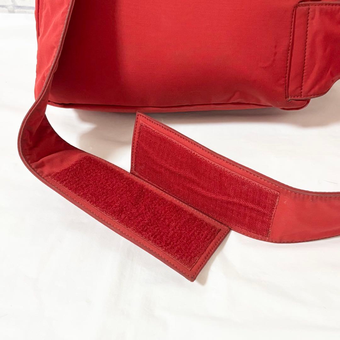 希少カラー✨プラダスポーツ・ボディバッグ ショルダーバッグ斜め掛け 赤 カード付