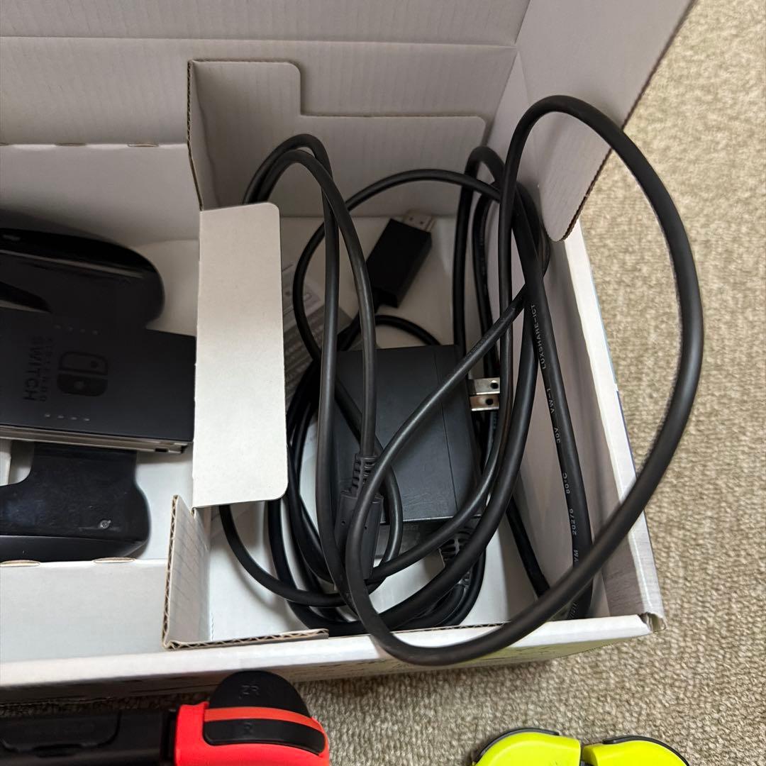 Nintendo Switch ジョイコン2ペア付属