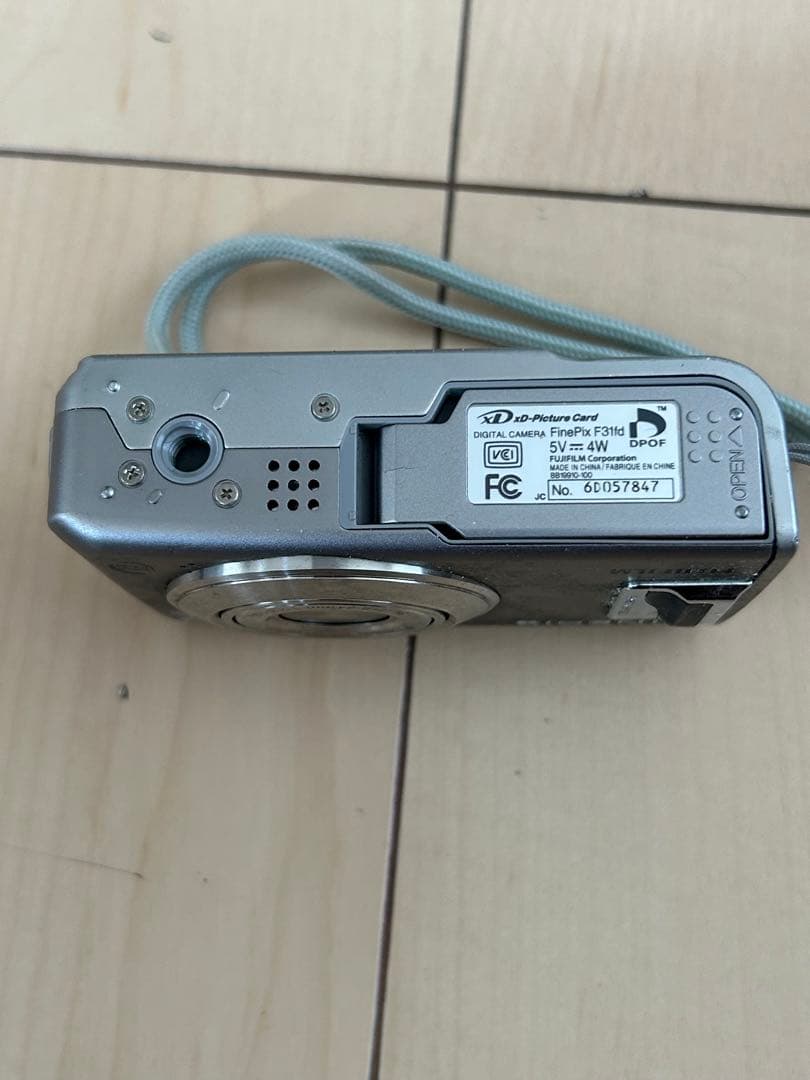 FUJIFILM FinePix F31fd コンパクトデジタルカメラ